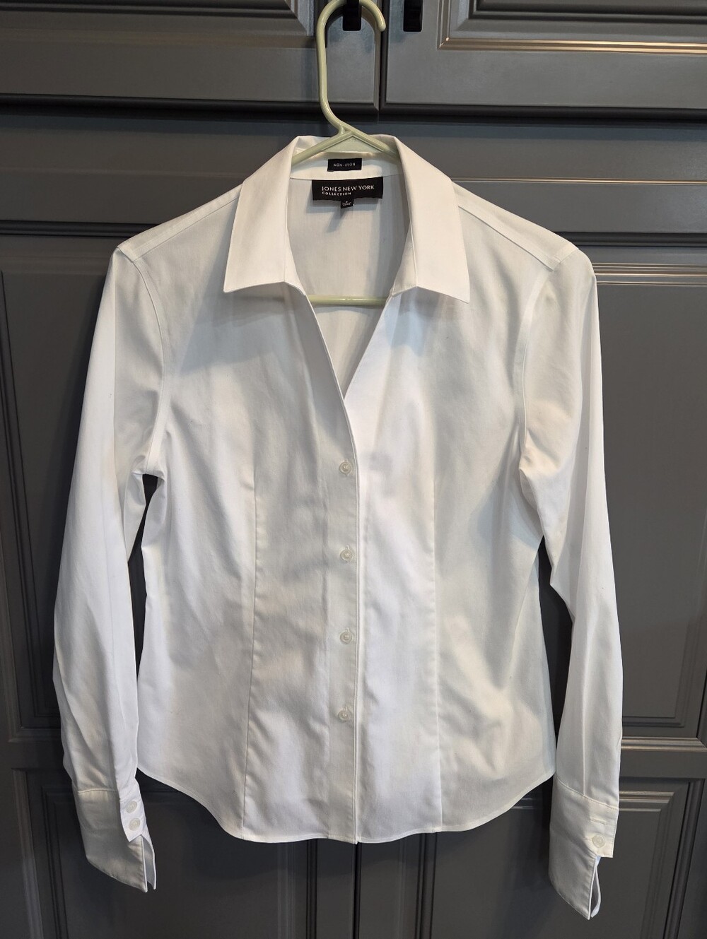 JONES NEW YORK NONIRON WHITE BUTTON DOWN BLOUSE SIZE 6